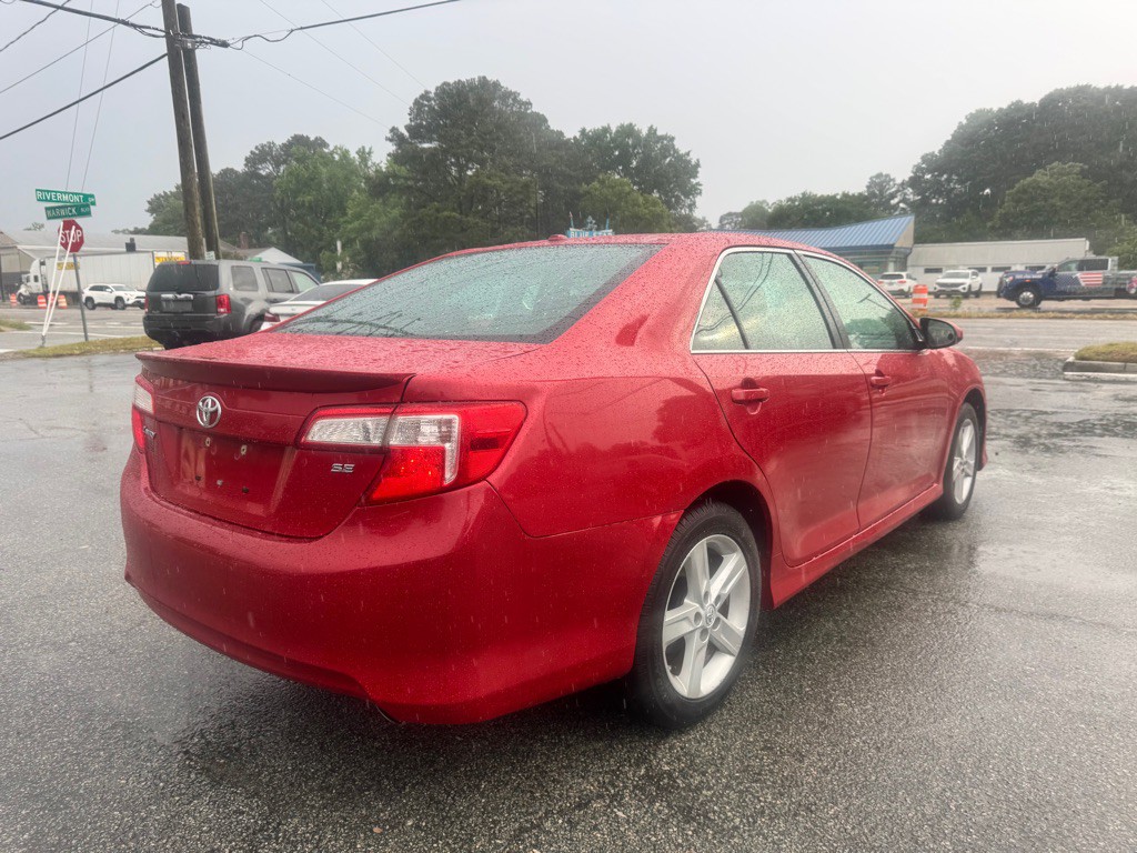 2014 Toyota Camry Image 8