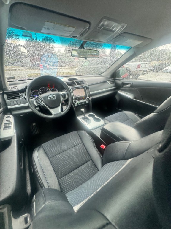 2014 Toyota Camry Image 11