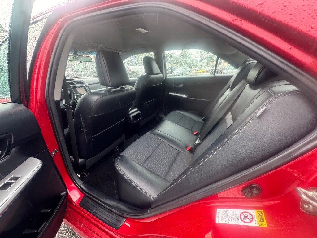 2014 Toyota Camry Image 13