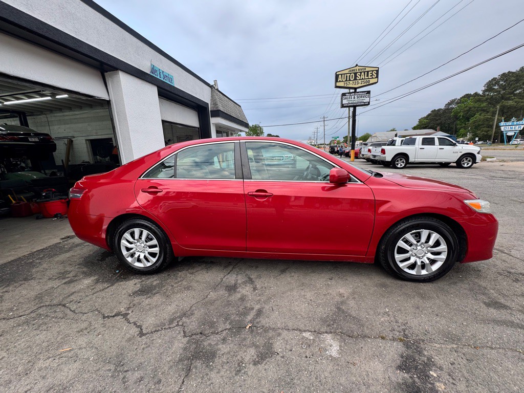 2011 Toyota Camry Image 4