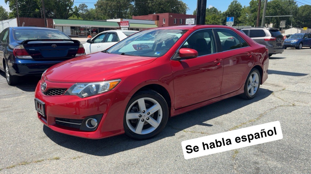 2014 Toyota Camry Image 2