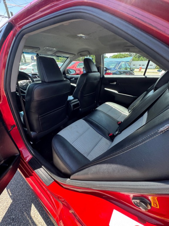 2014 Toyota Camry Image 9