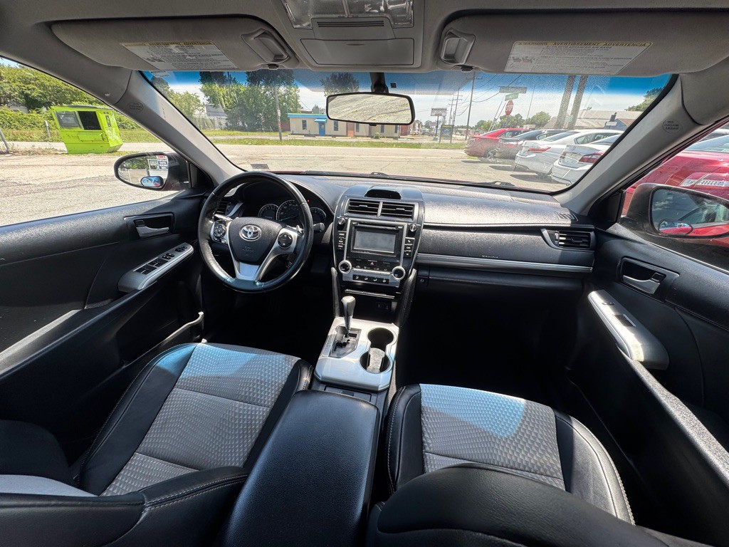 2014 Toyota Camry Image 12
