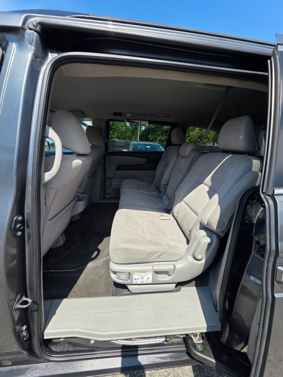 2012 Honda Odyssey Image 13