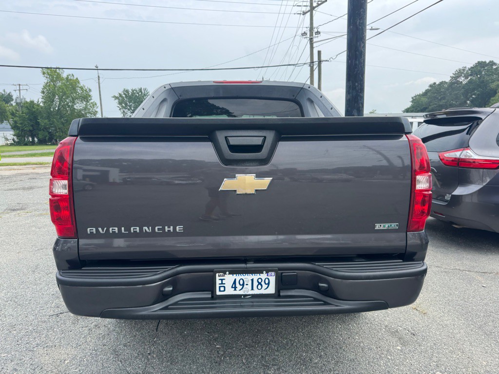 2010 Chevrolet Avalanche Image 7