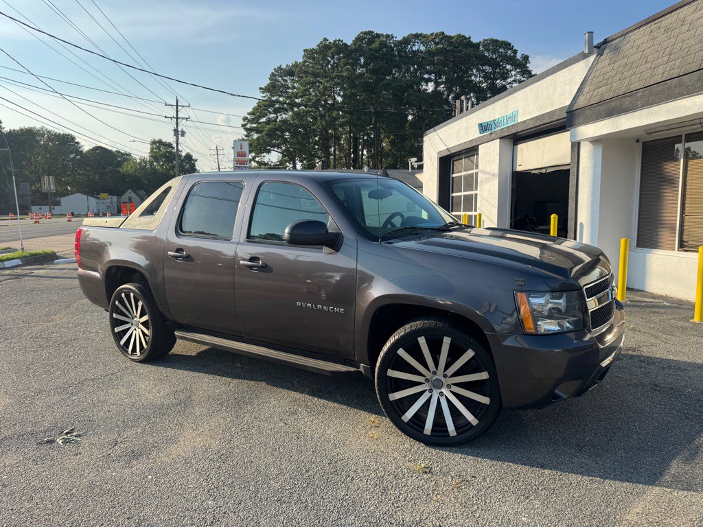 2010 Chevrolet Avalanche Image 4