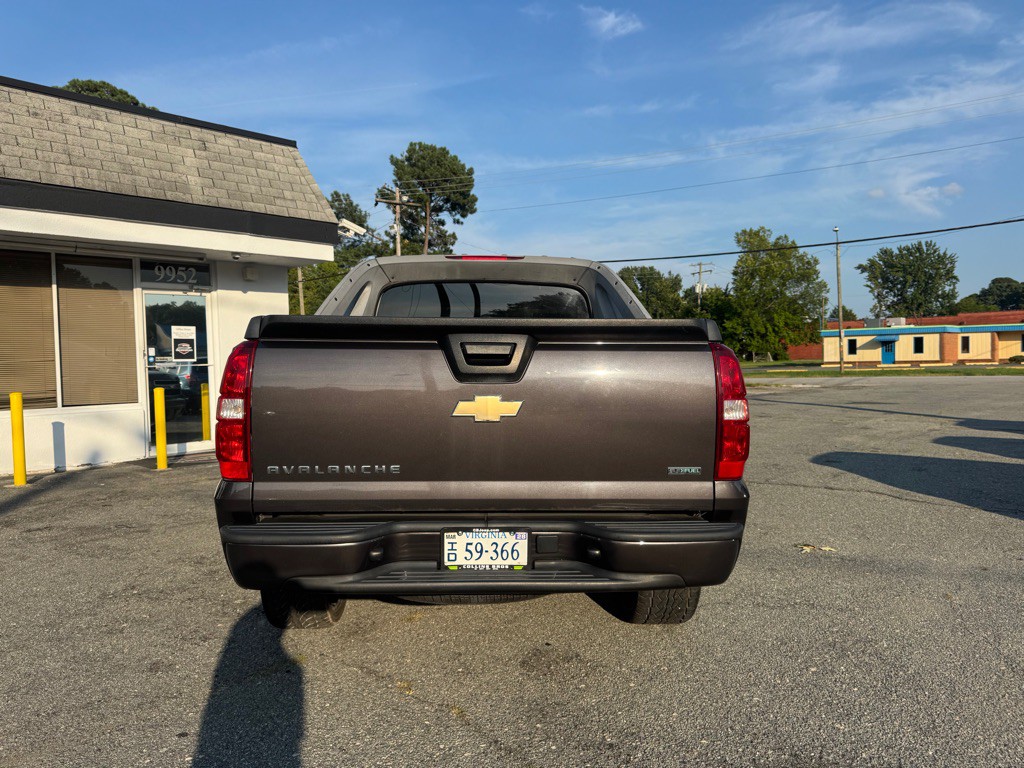 2010 Chevrolet Avalanche Image 7