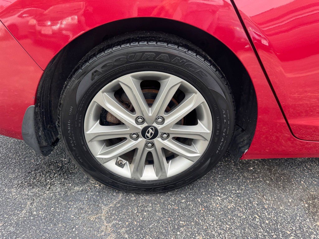 2015 Hyundai Elantra Image 8