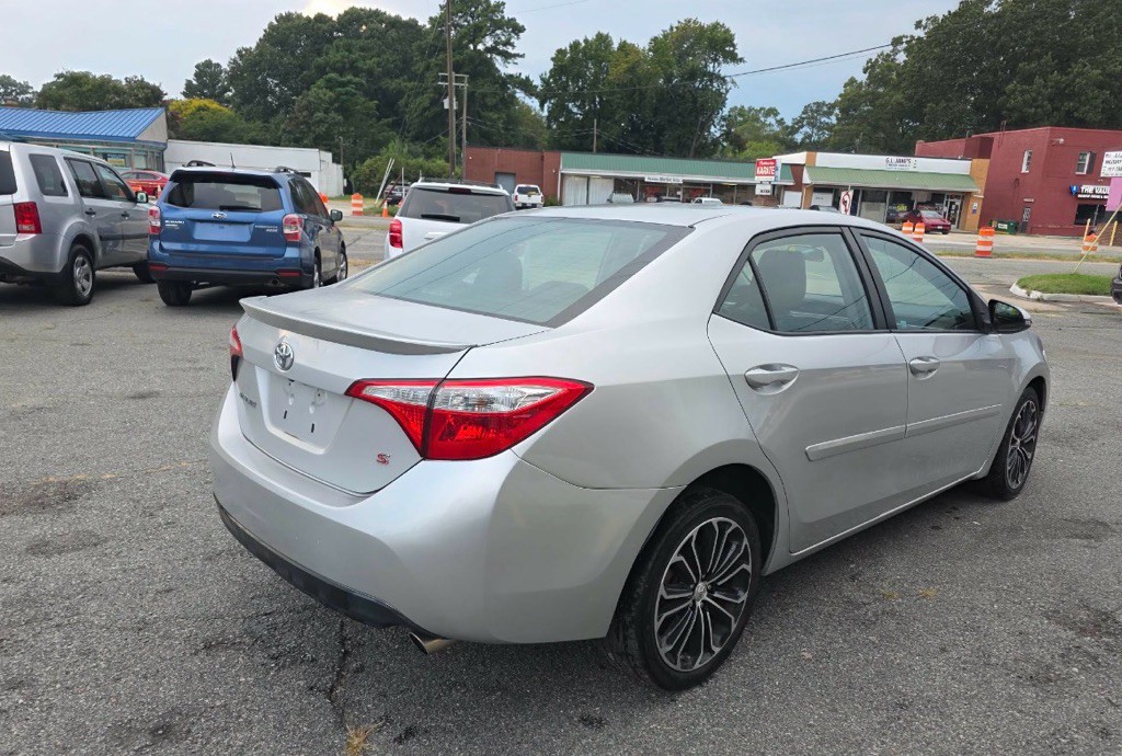 2016 Toyota Corolla Image 8