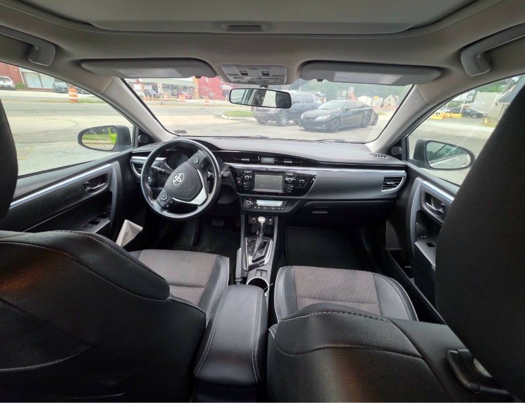 2016 Toyota Corolla Image 12