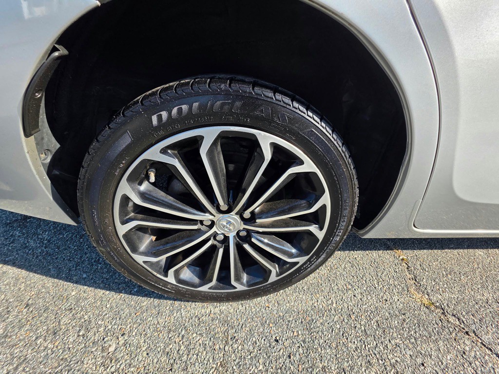 2016 Toyota Corolla Image 13