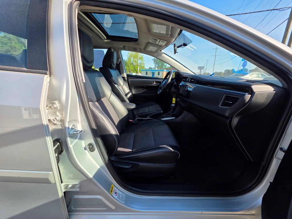 2016 Toyota Corolla Image 16