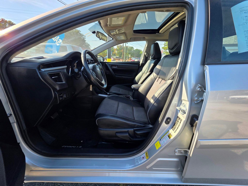 2016 Toyota Corolla Image 17
