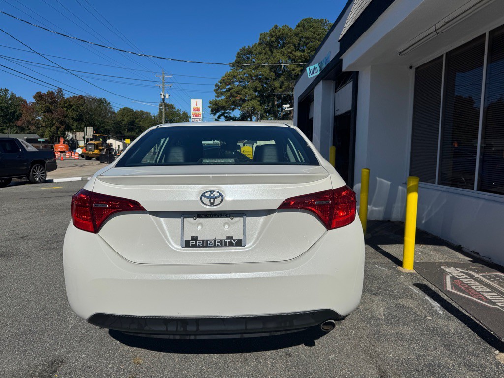 2017 Toyota Corolla Image 7