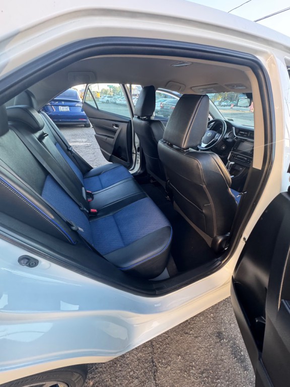2017 Toyota Corolla Image 12