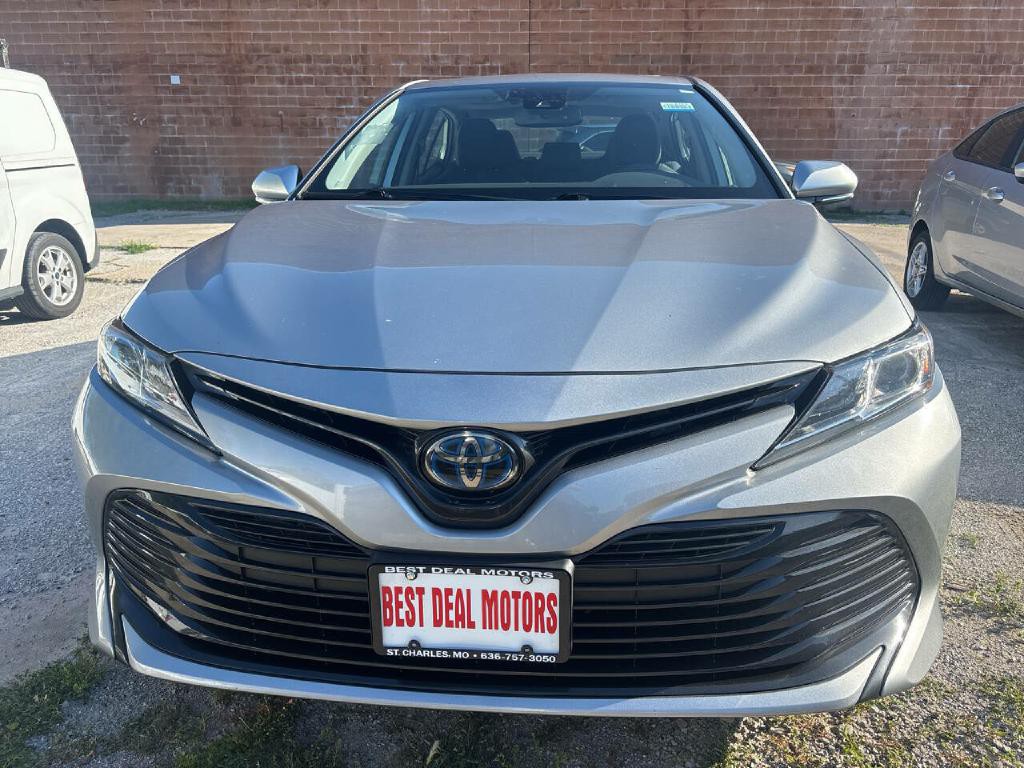 2020 Toyota Camry Image 2