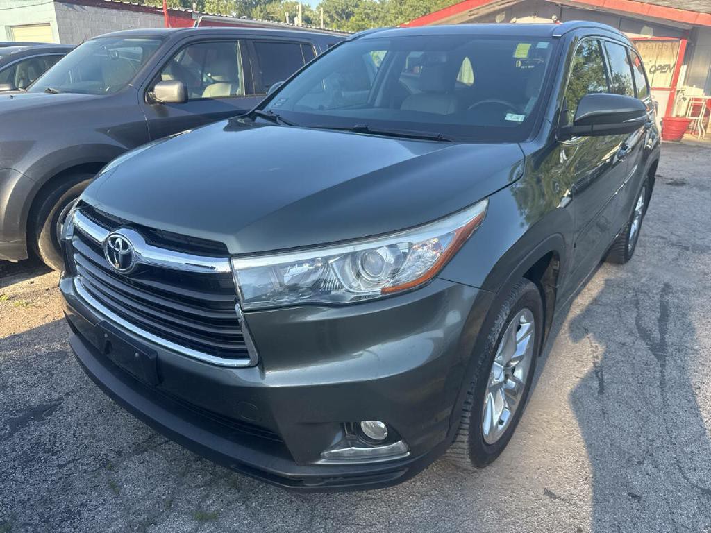 2015 Toyota Highlander Image 1
