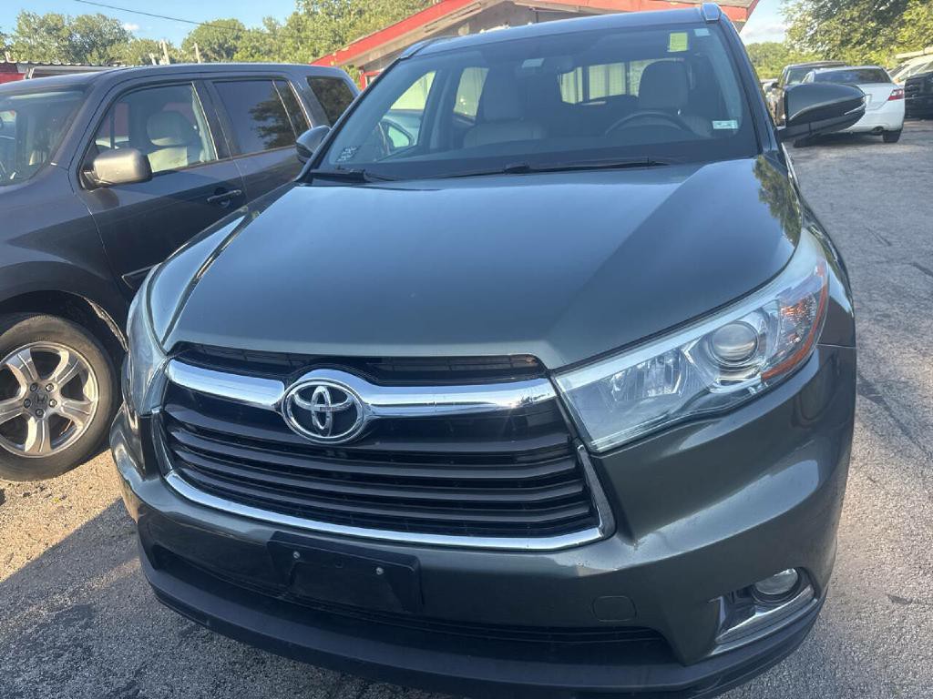 2015 Toyota Highlander Image 2