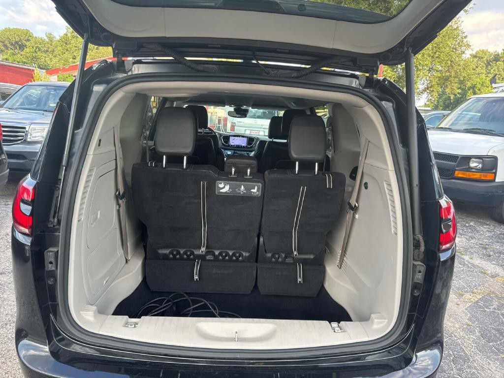 2021 Chrysler Pacifica Image 7