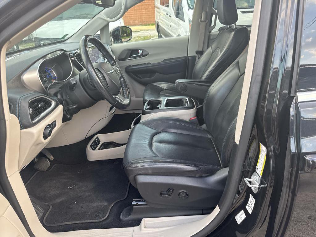 2021 Chrysler Pacifica Image 12