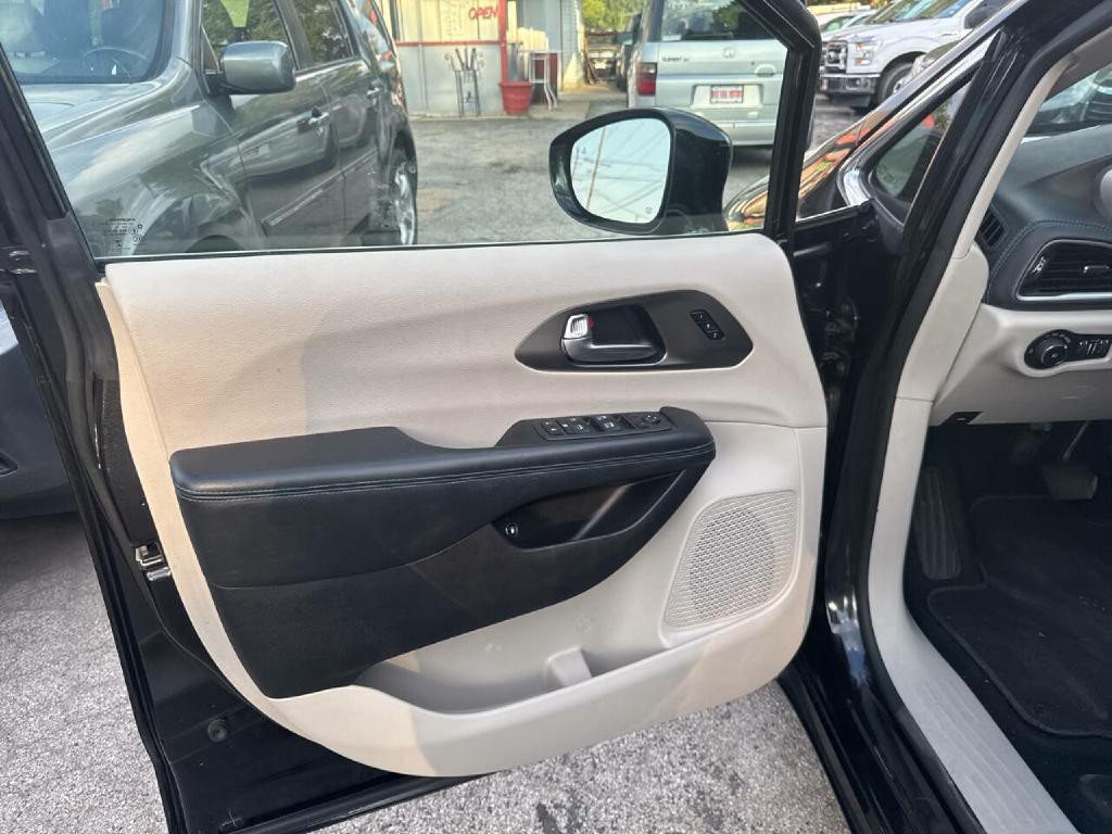 2021 Chrysler Pacifica Image 13