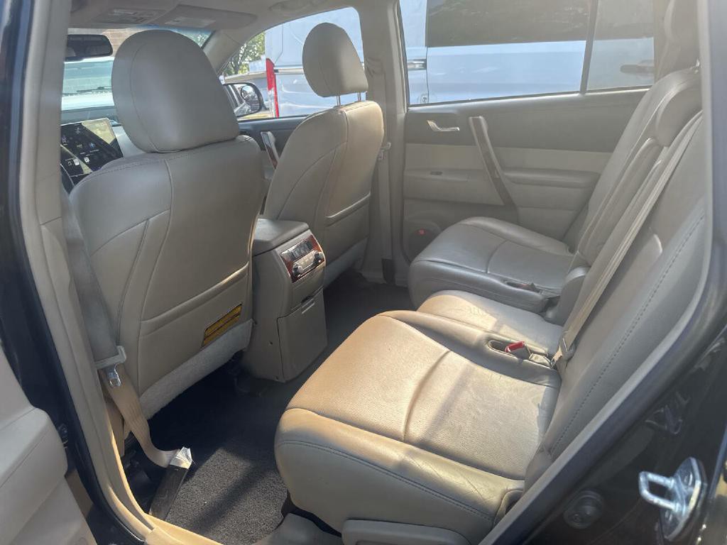 2013 Toyota Highlander Image 6