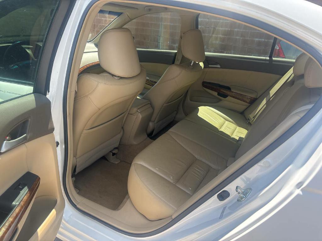 2009 Honda Accord Image 8