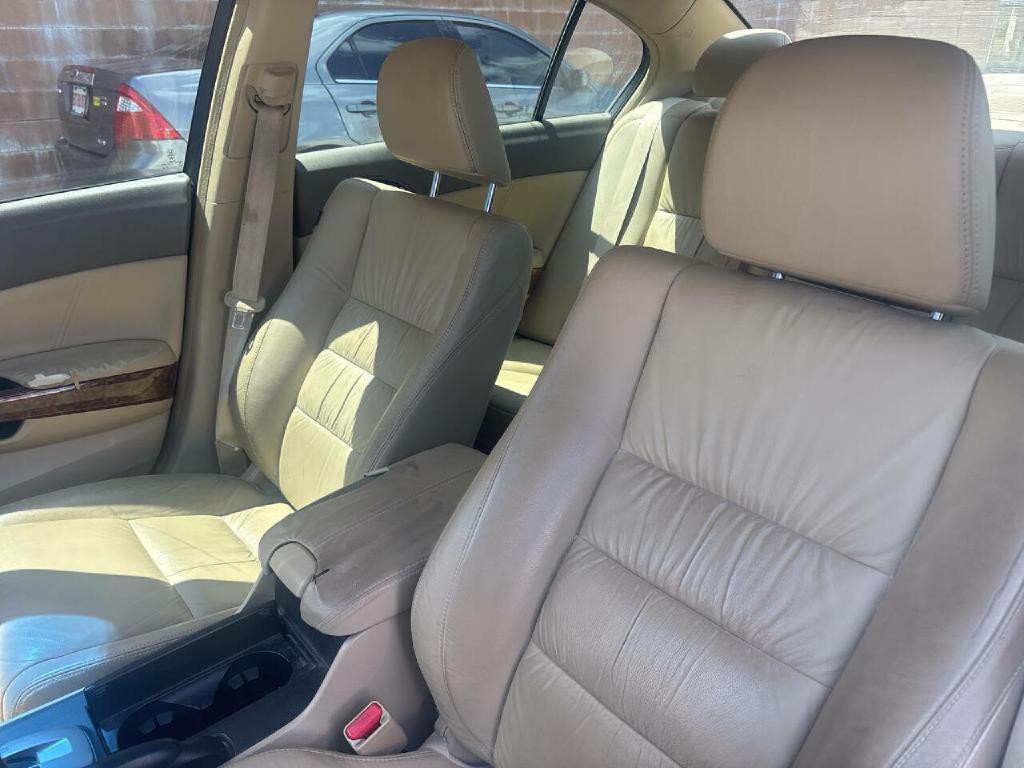 2009 Honda Accord Image 11