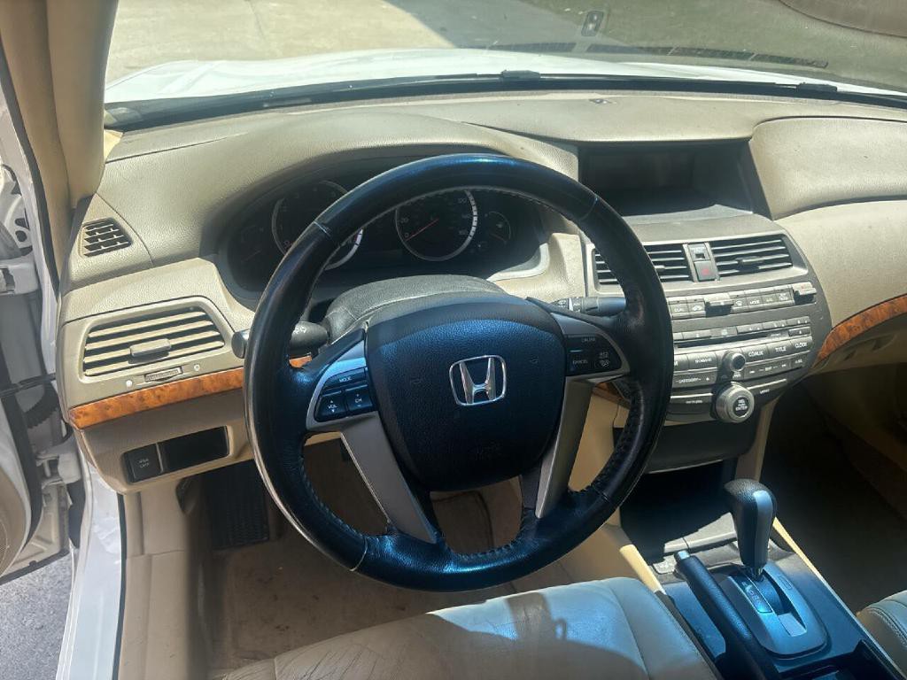 2009 Honda Accord Image 13