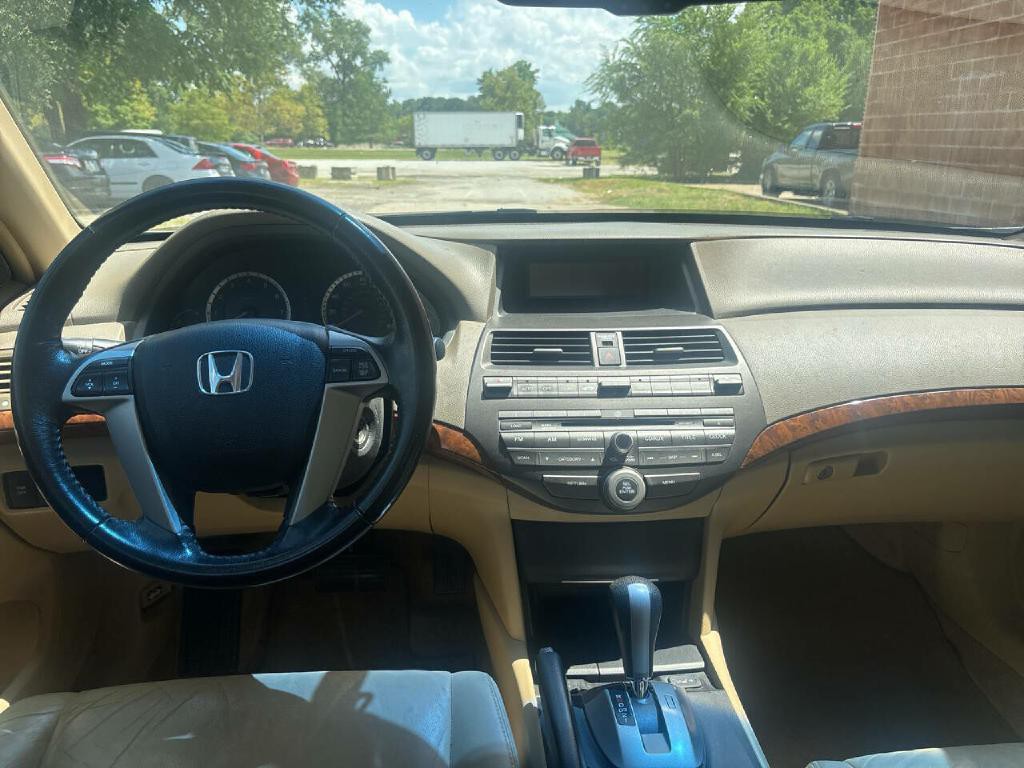 2009 Honda Accord Image 14