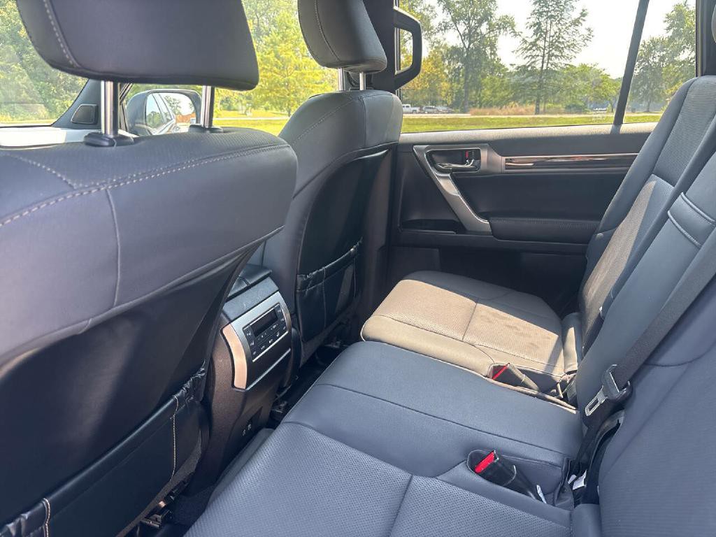 2023 Lexus GX 460 Image 9