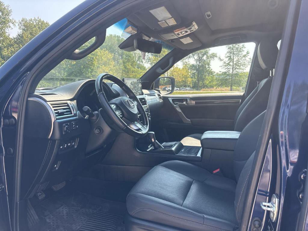 2023 Lexus GX 460 Image 13