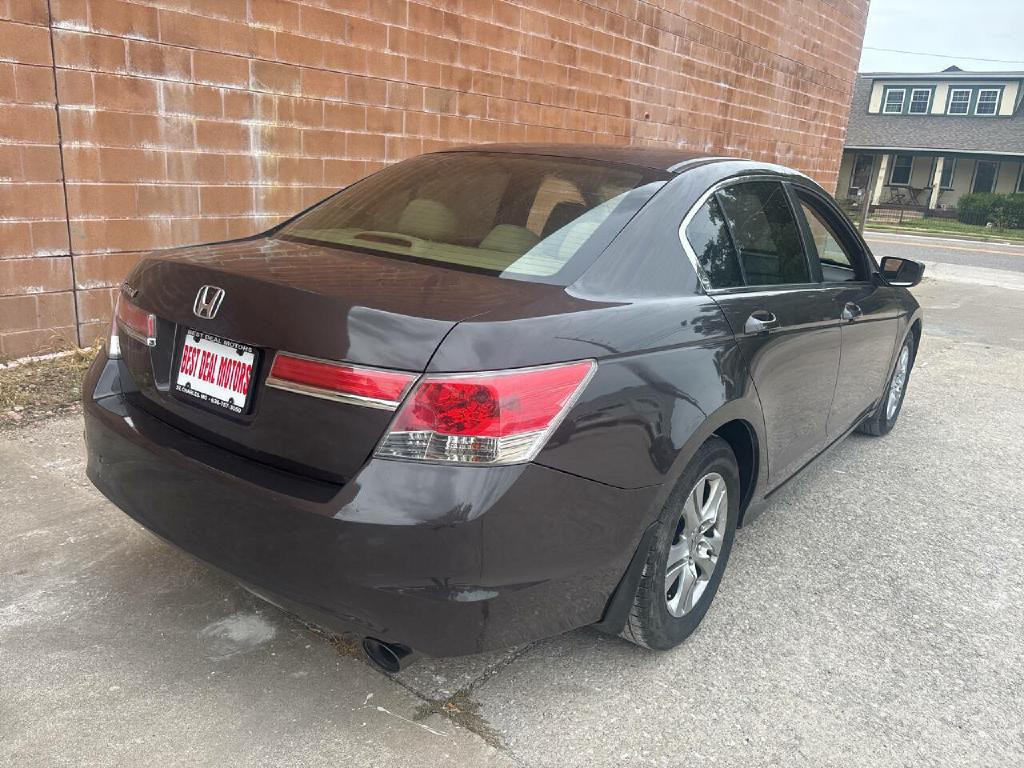2011 Honda Accord Image 4