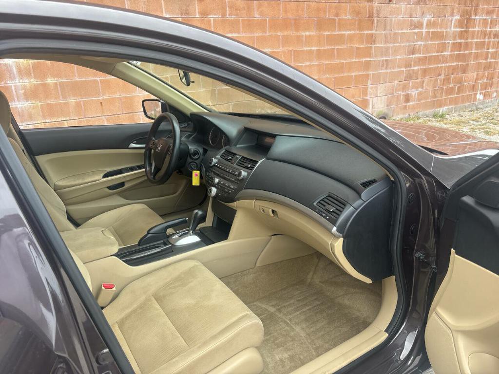 2011 Honda Accord Image 9