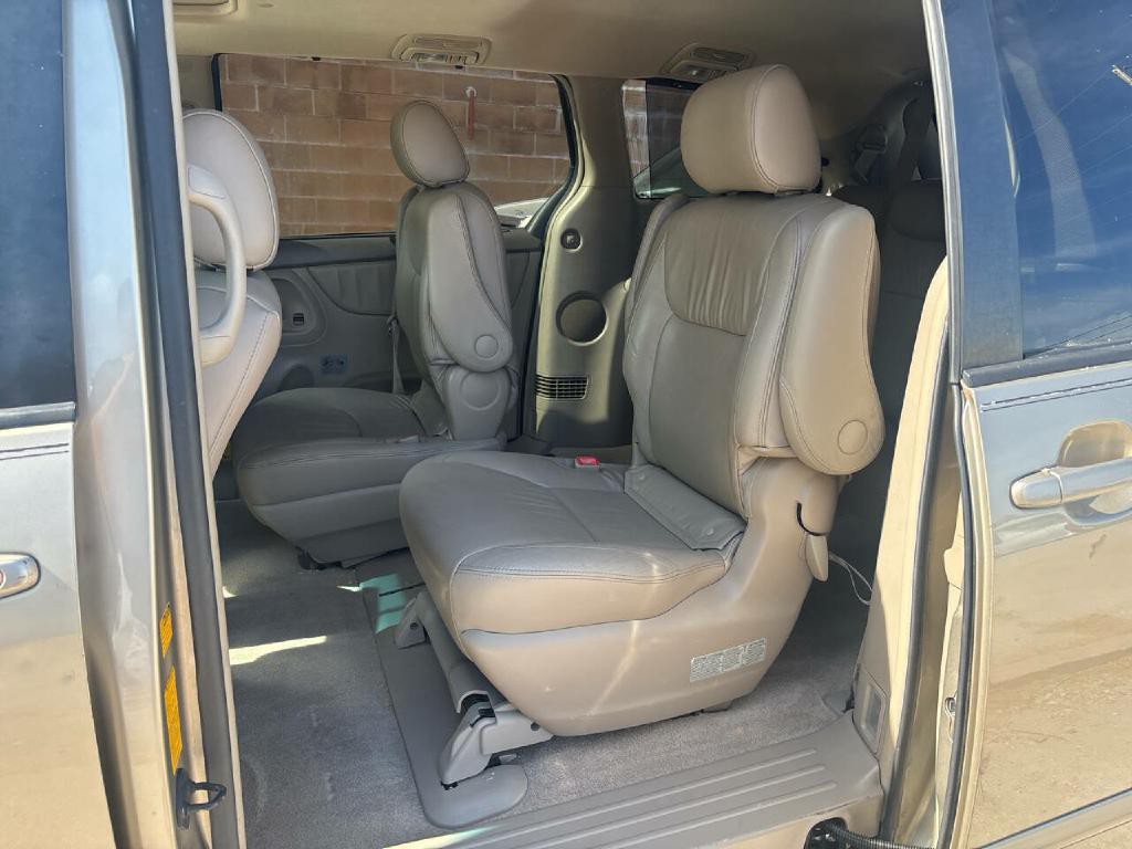 2008 Toyota Sienna Image 8