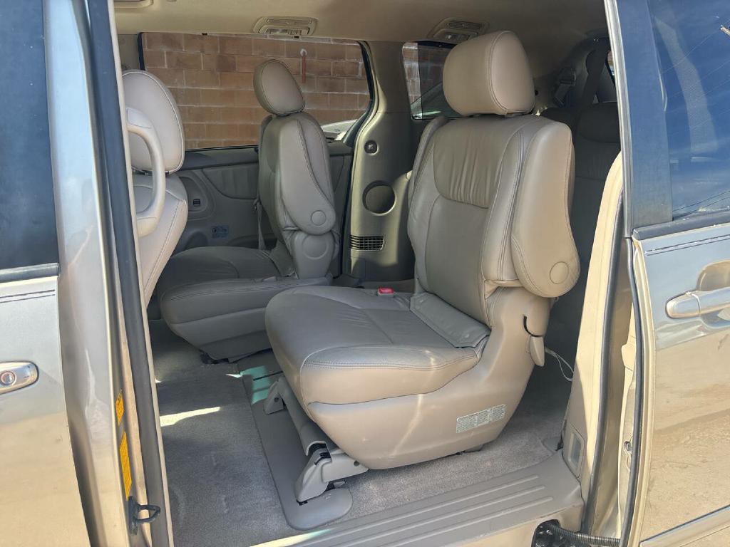 2008 Toyota Sienna Image 9