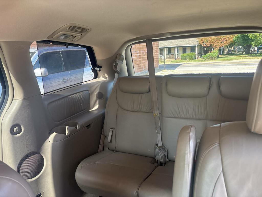 2008 Toyota Sienna Image 10