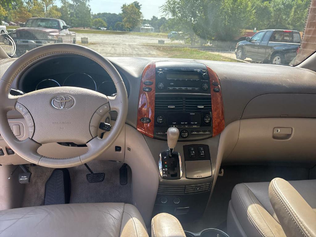 2008 Toyota Sienna Image 15