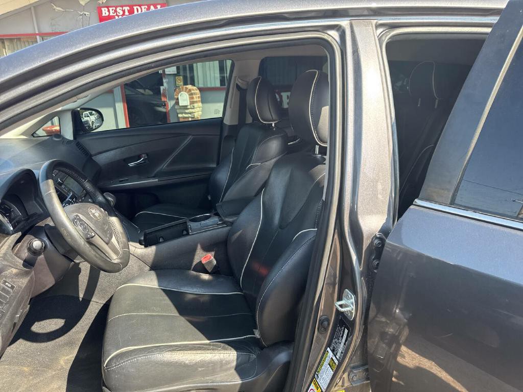 2015 Toyota Venza Image 8