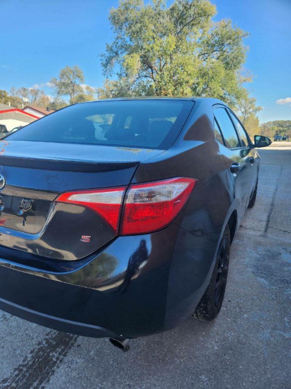 2015 Toyota Corolla Image 4