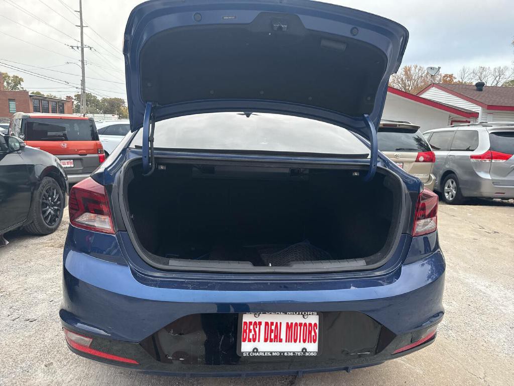 2019 Hyundai Elantra Image 8