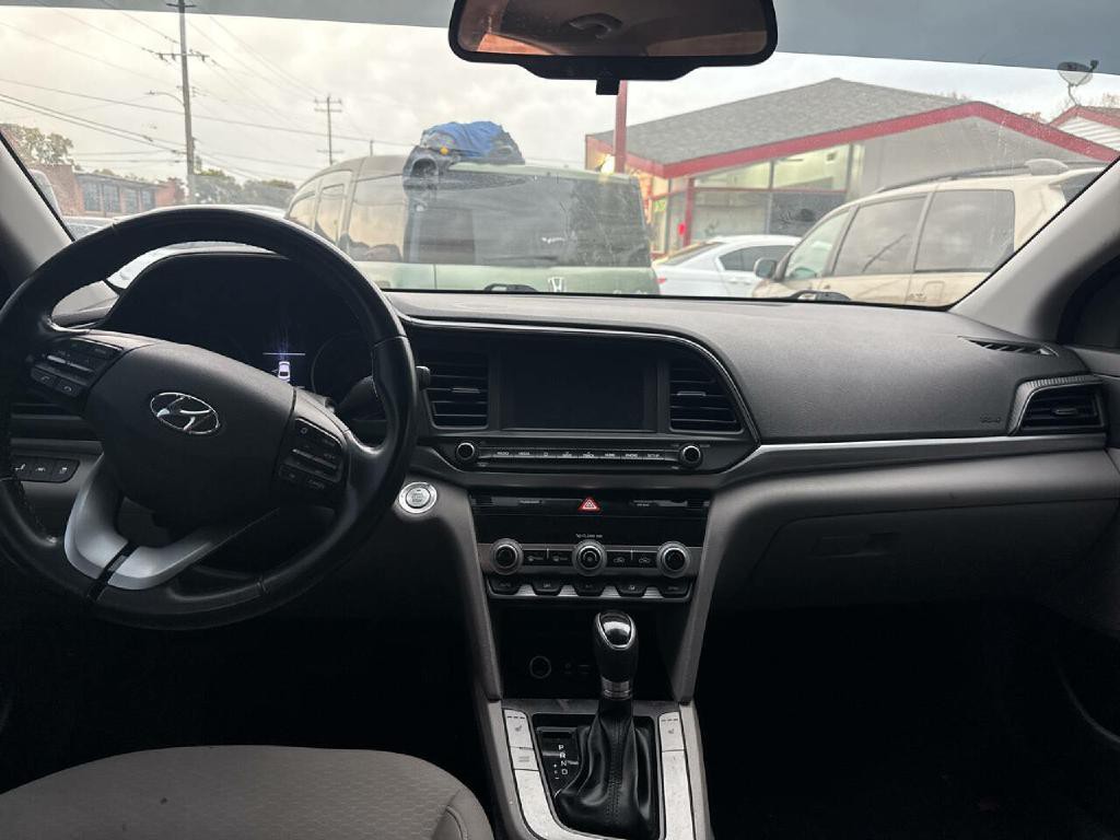 2019 Hyundai Elantra Image 10