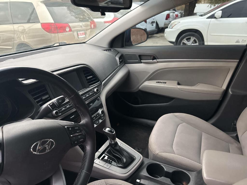 2019 Hyundai Elantra Image 13