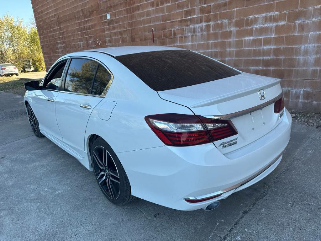 2017 Honda Accord Image 7