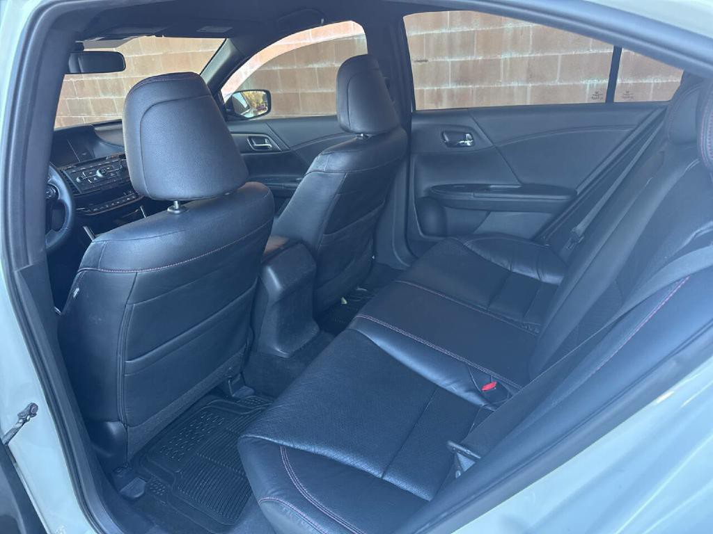 2017 Honda Accord Image 8