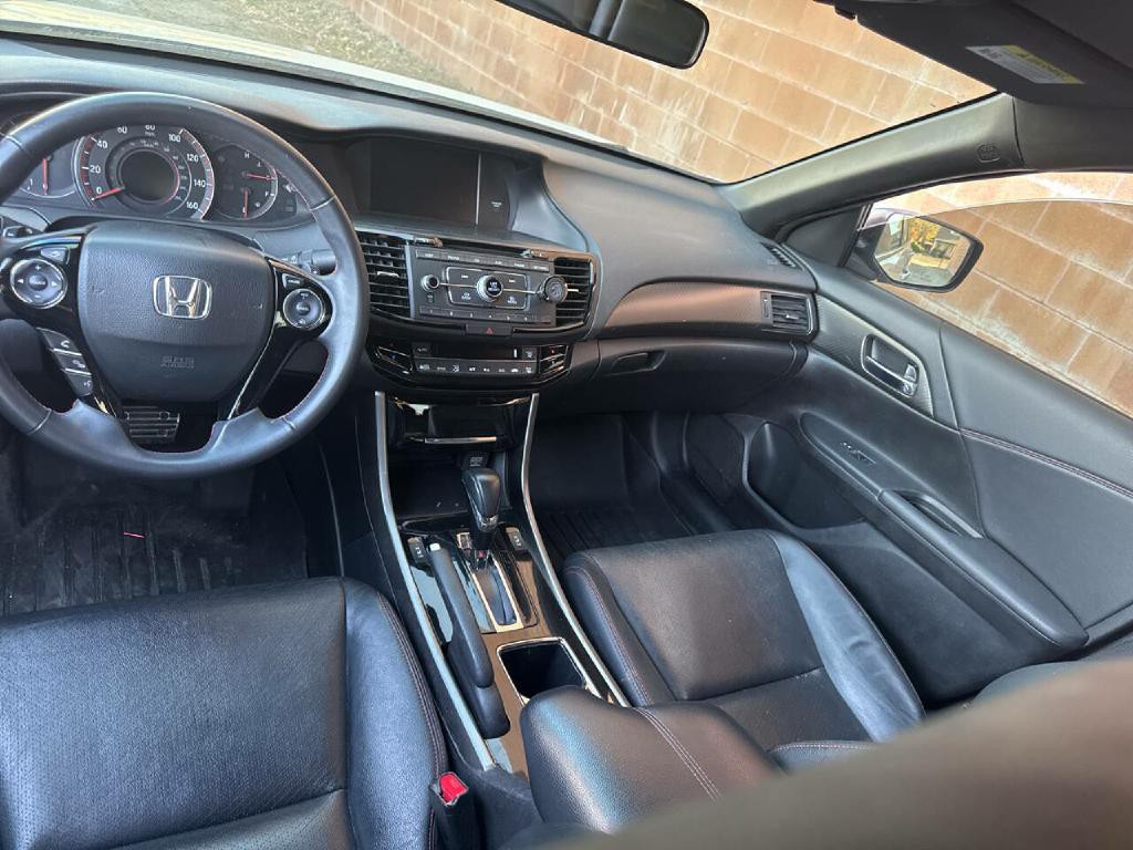 2017 Honda Accord Image 9