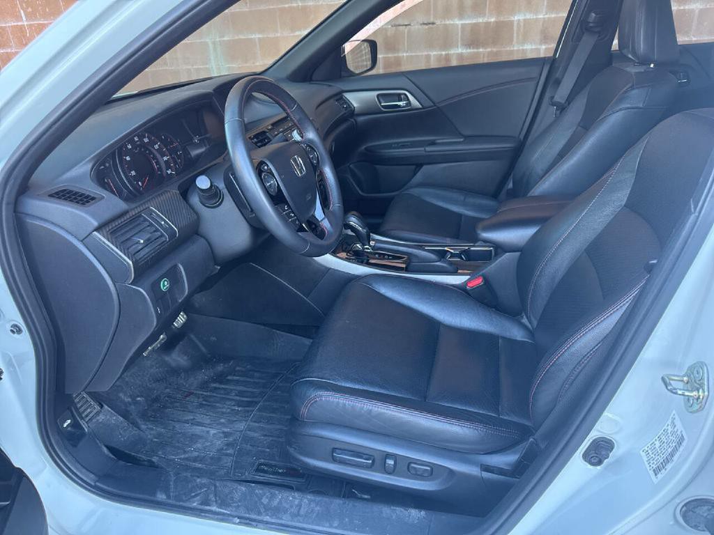 2017 Honda Accord Image 10