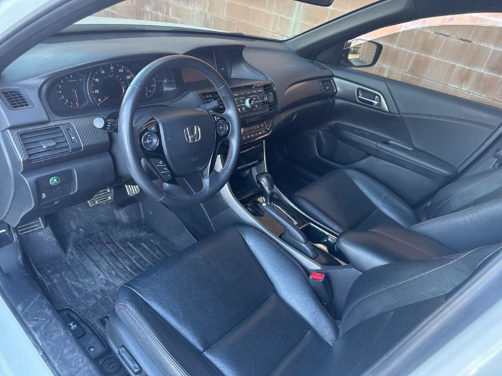 2017 Honda Accord Image 11