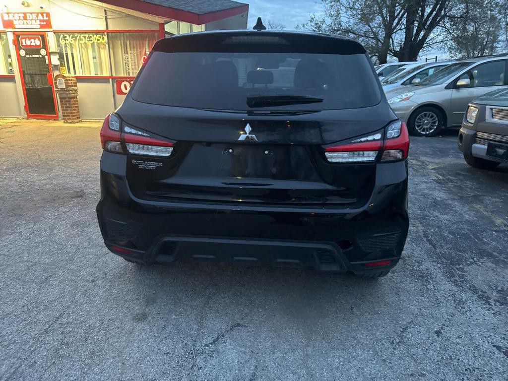 2021 Mitsubishi Outlander Image 5