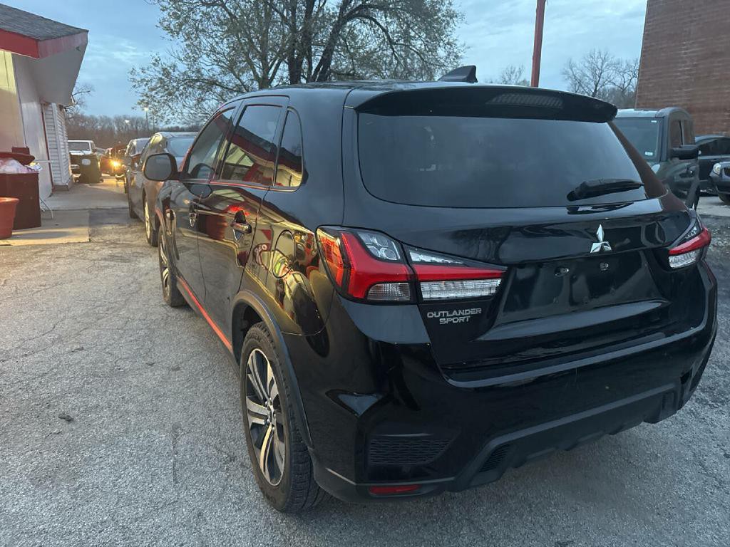 2021 Mitsubishi Outlander Image 6